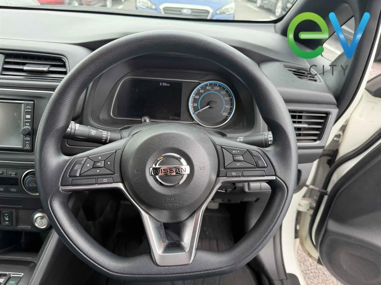 2018 Nissan Leaf S (40kWh) — photo 9