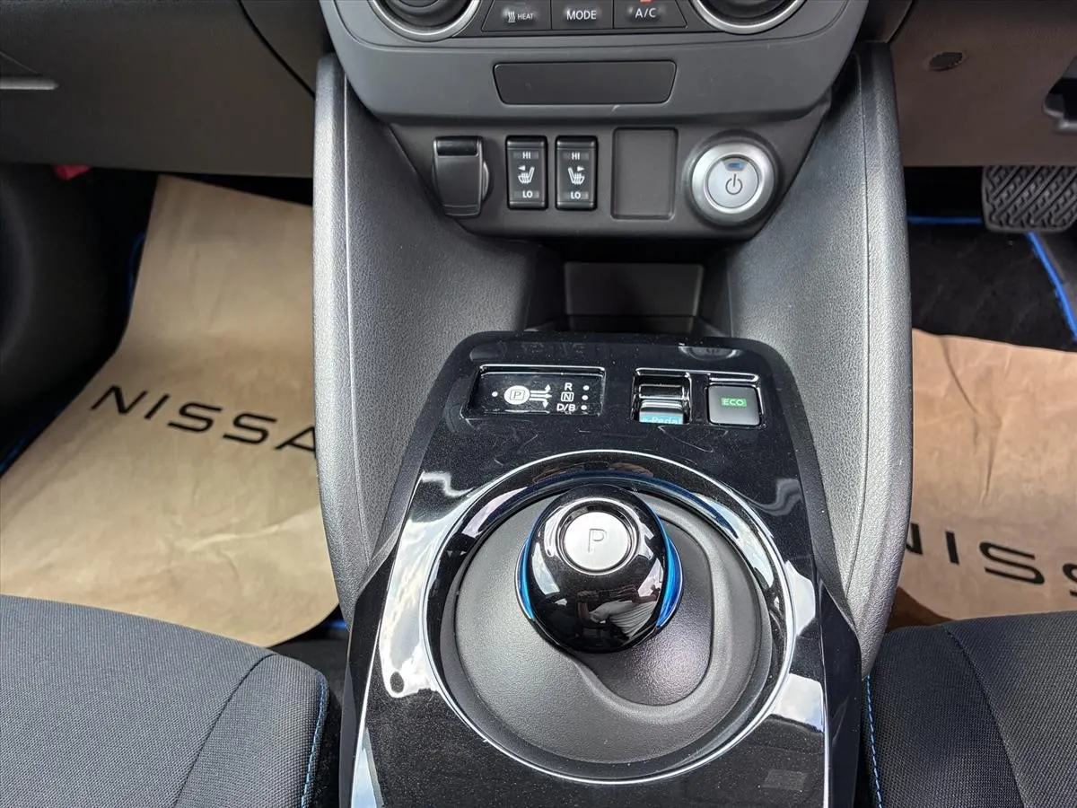 2022 Nissan Leaf S (40kWh) — photo 8