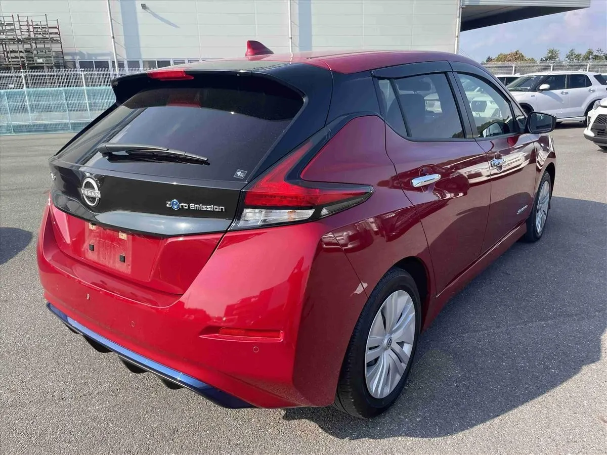 2022 Nissan Leaf S (40kWh) — photo 2