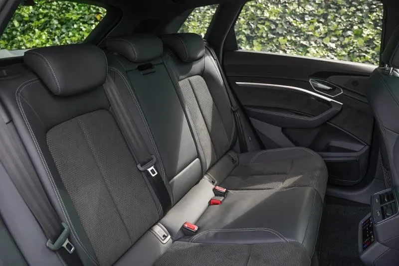 2022 Audi e-tron 50 S Line Quattro (71kWh) — photo 12