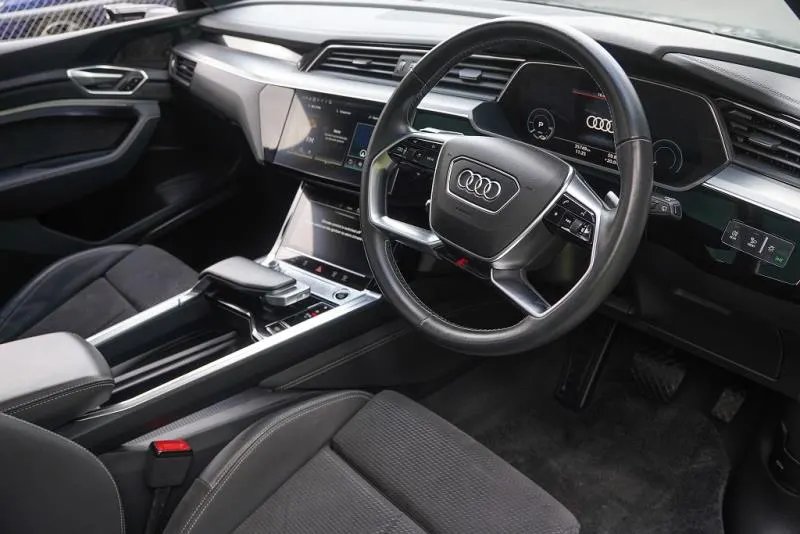 2022 Audi e-tron 50 S Line Quattro (71kWh) — photo 9