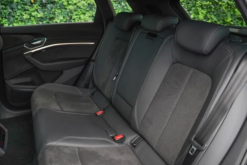 2022 Audi e-tron 50 S Line Quattro (71kWh) — photo 13