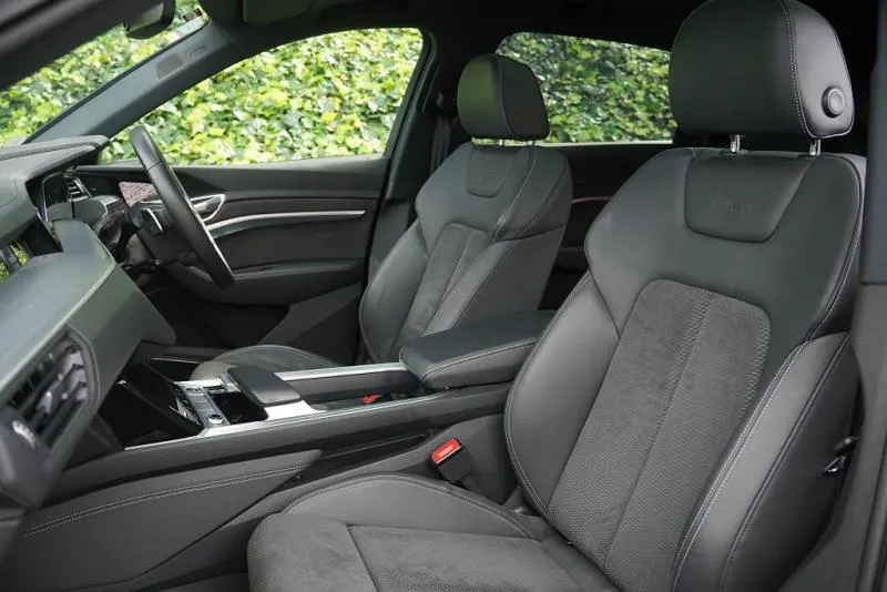 2022 Audi e-tron 50 S Line Quattro (71kWh) — photo 11