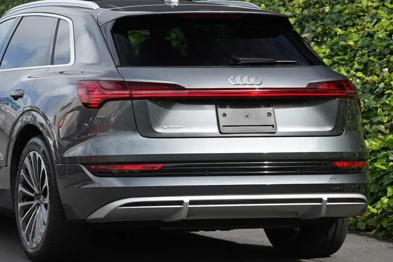 2022 Audi e-tron 50 S Line Quattro (71kWh) — photo 4