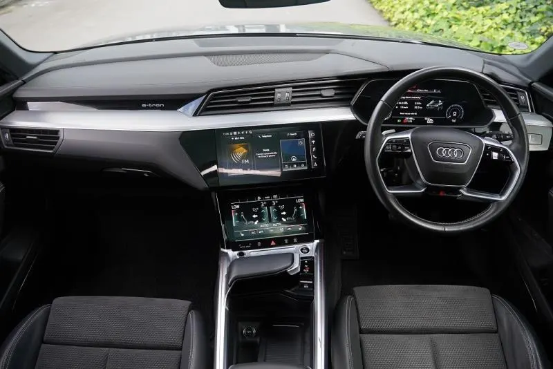 2022 Audi e-tron 50 S Line Quattro (71kWh) — photo 10