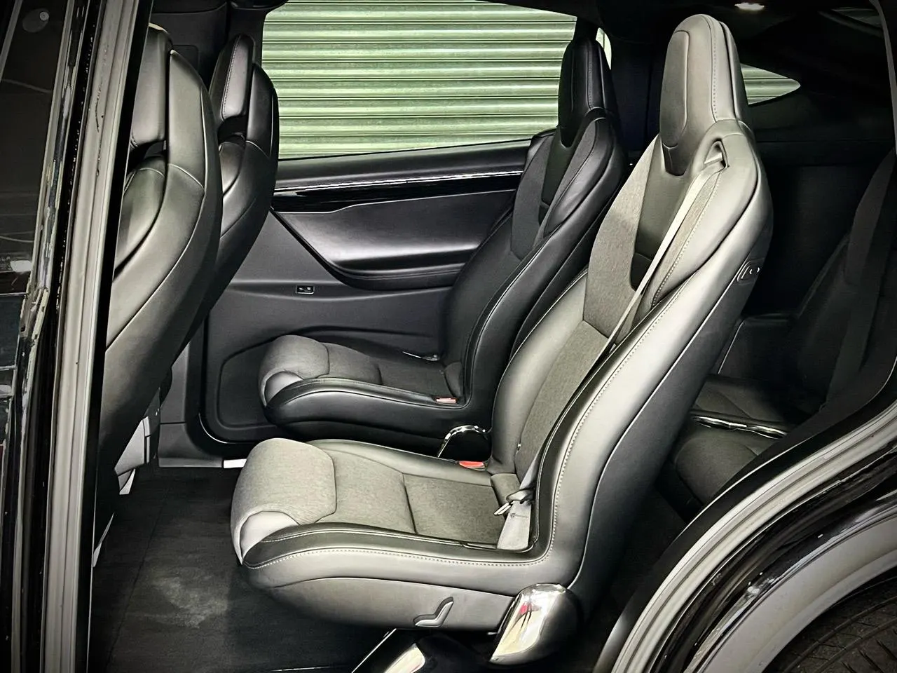 2017 Tesla Model X 75D — photo 12