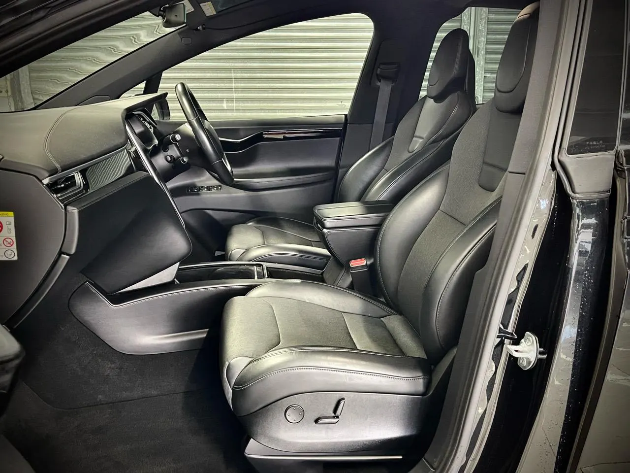 2017 Tesla Model X 75D — photo 14