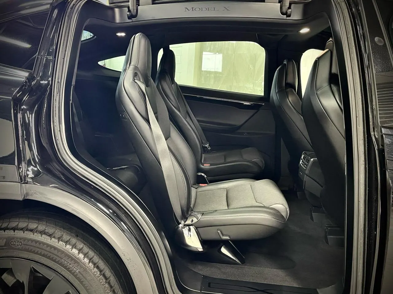 2017 Tesla Model X 75D — photo 17