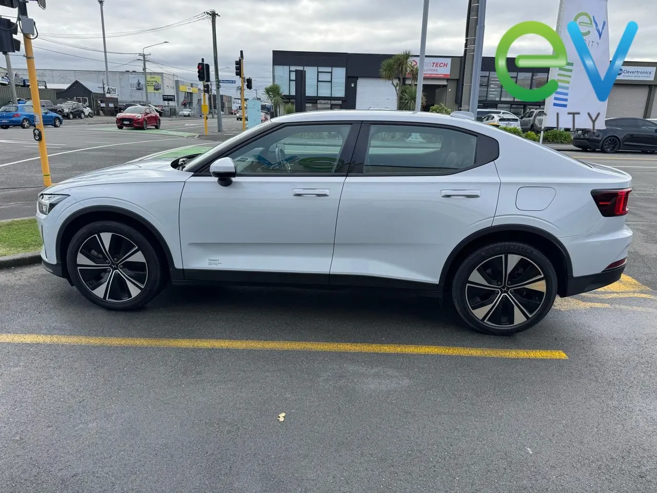 2022 Polestar 2 SRSM (69kWh), photo 6