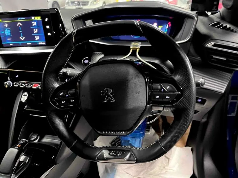2021 Peugeot e-2008 GT (50kWh) — photo 6