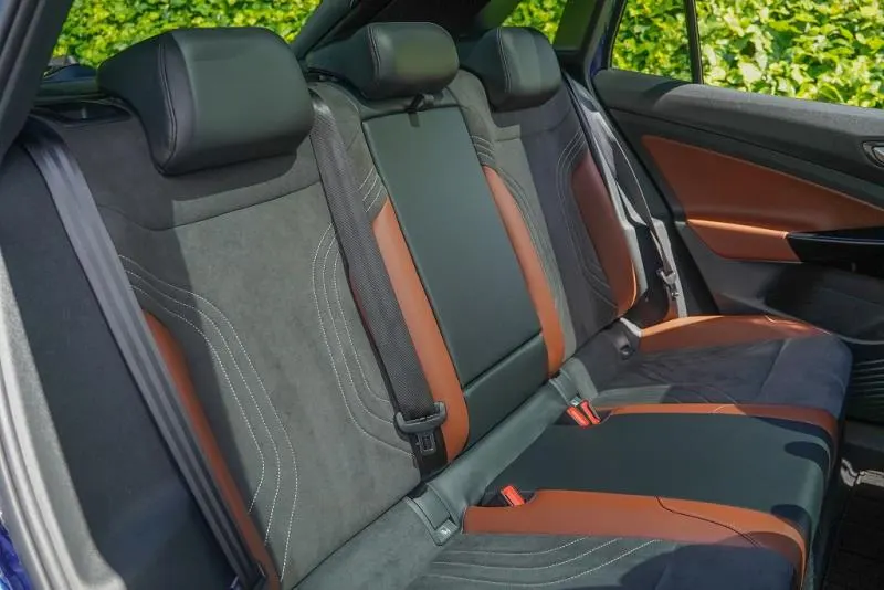 2022 Volkswagen ID.4 Pro (82kWh) — photo 12