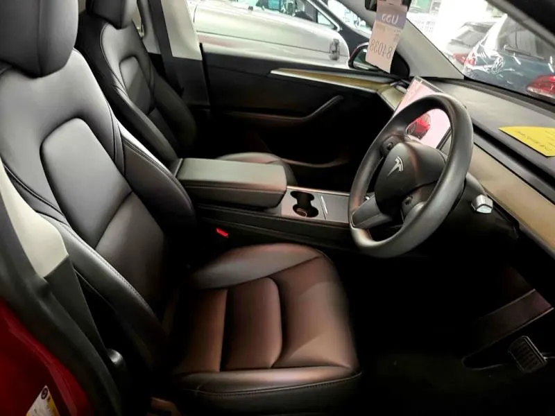2023 Tesla Model Y RWD (60kWh) — photo 6
