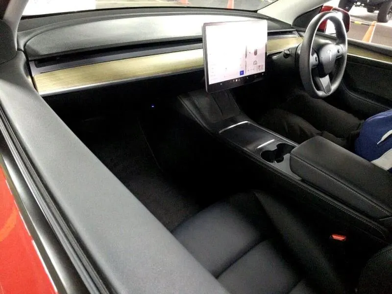 2023 Tesla Model Y RWD (60kWh) — photo 7