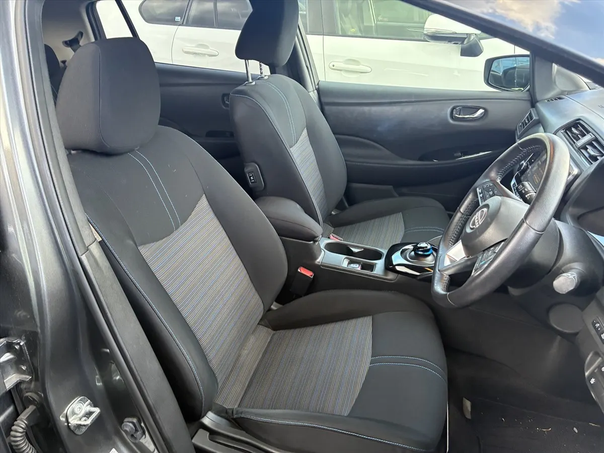 2021 Nissan Leaf X V Selection (40kWh) — photo 6