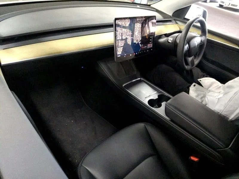 2023 Tesla Model Y (60kWh) — photo 5