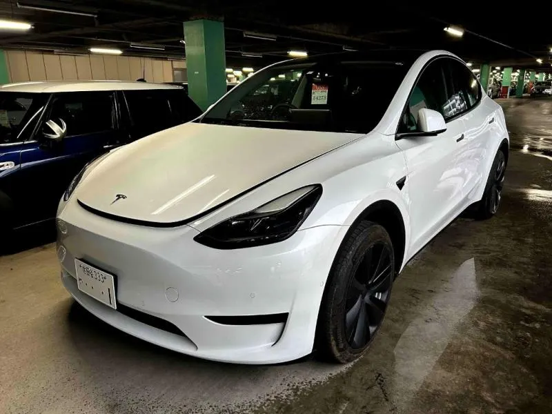 2023 Tesla Model Y (60kWh) — photo 2
