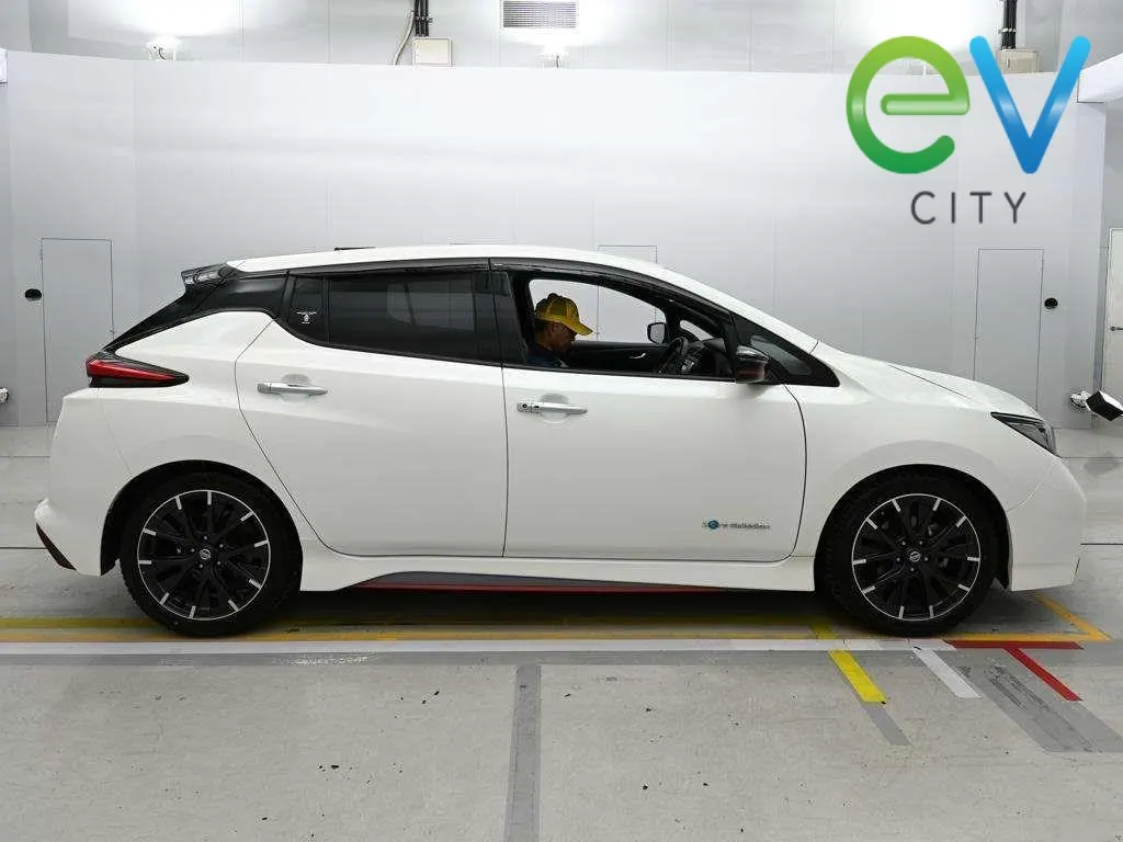2019 Nissan Leaf X 40kWh NISMO — photo 6