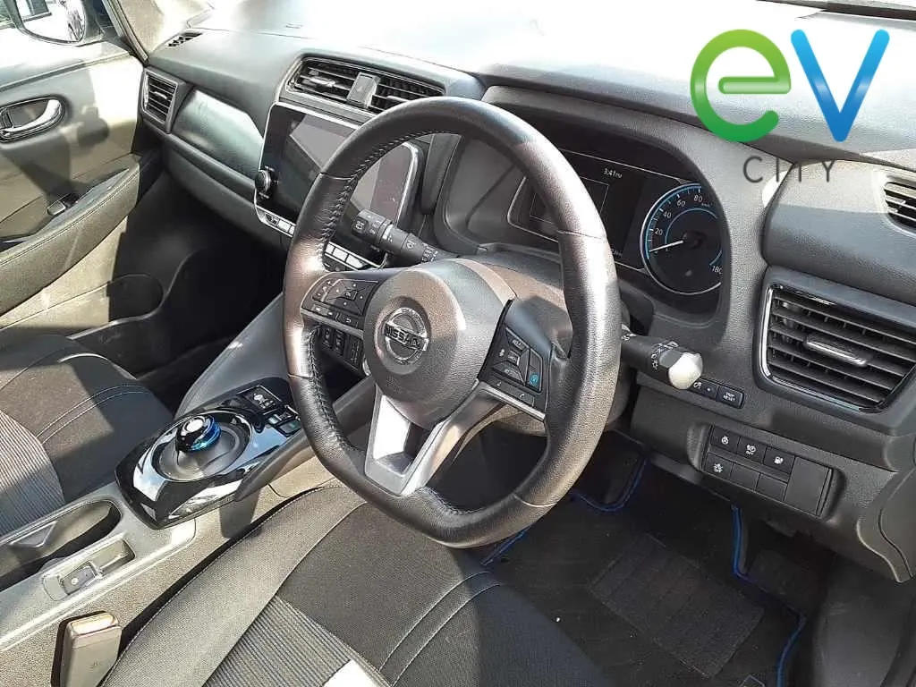 2021 Nissan LEAF X 40kWh With Pro Pilot, 360 Camera — photo 7
