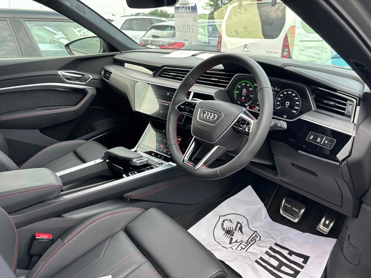 2025 Audi Q8 E-Tron 55 S-Line Quattro Black Edition — photo 8