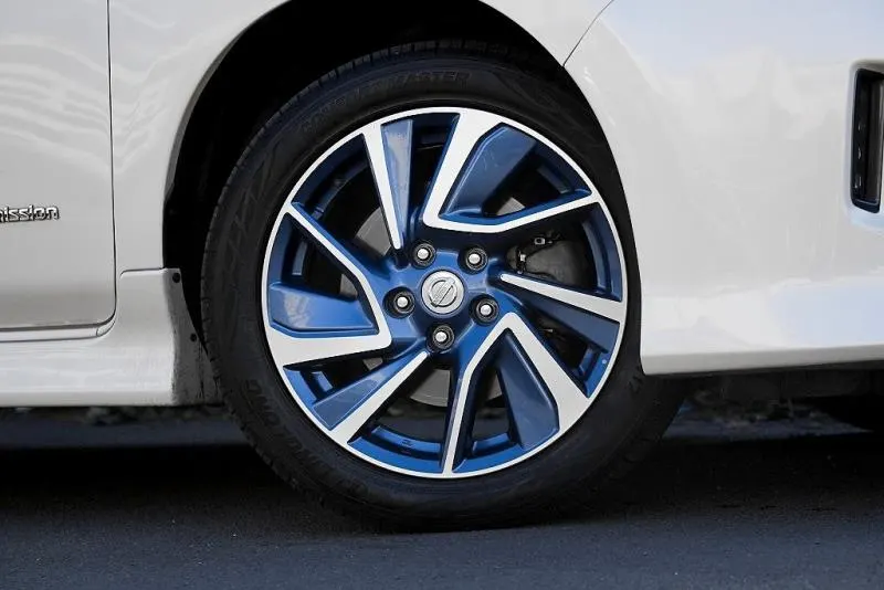2017 Nissan Leaf 30X Autech Aero (30kWh), photo 10