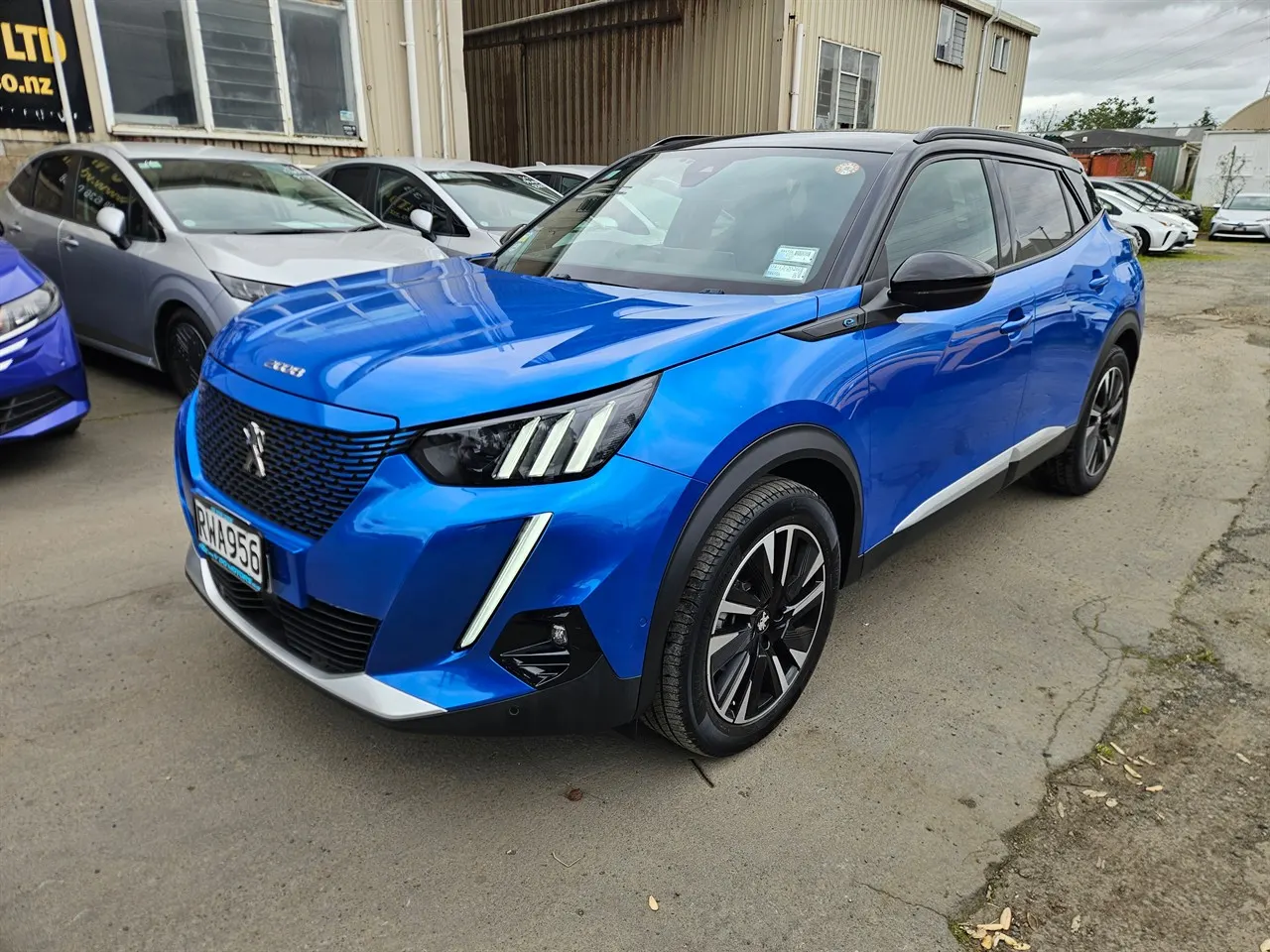 2022 Peugeot E-2008 GT Sport — photo 3