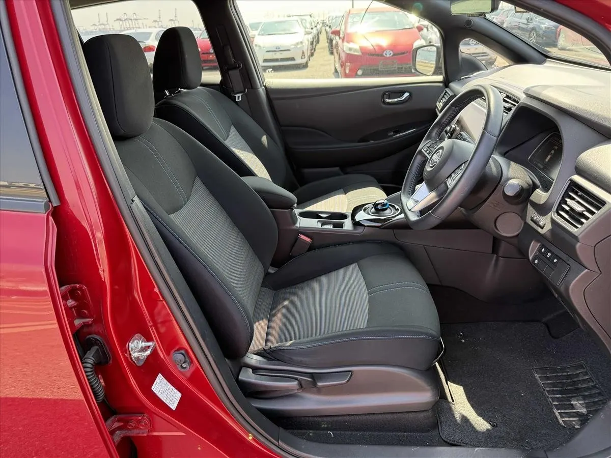 2022 Nissan Leaf X V Selection (40kWh) — photo 3