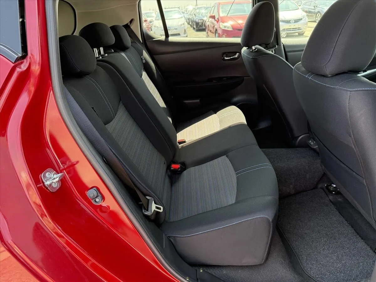 2022 Nissan Leaf X V Selection (40kWh) — photo 8