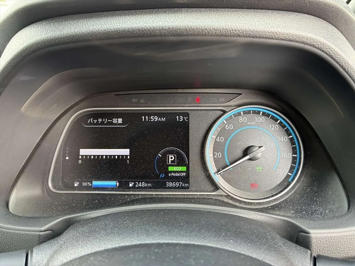 2022 Nissan Leaf X V Selection (40kWh) — photo 4