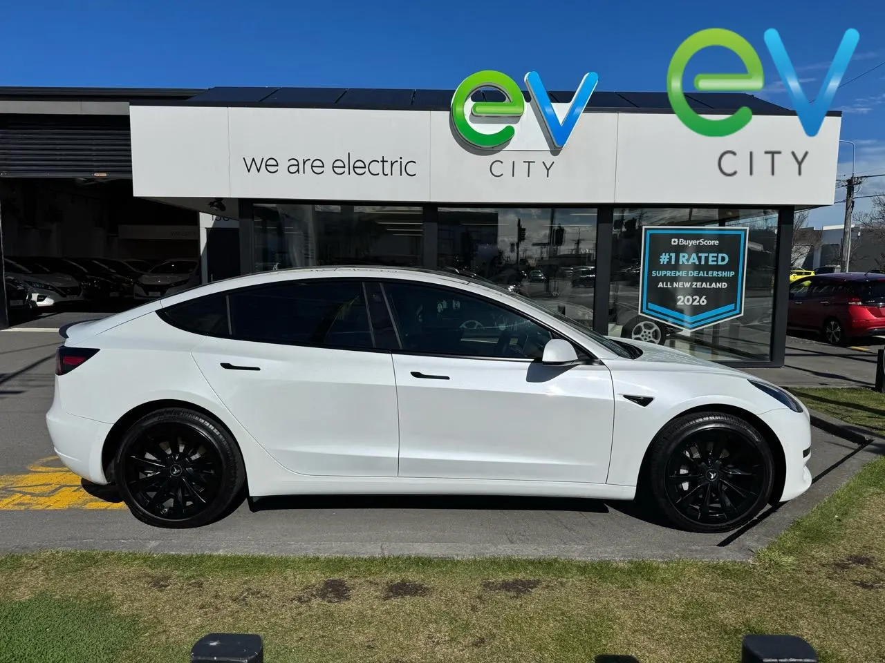 2021 Tesla Model 3 Standard Range Plus — photo 2