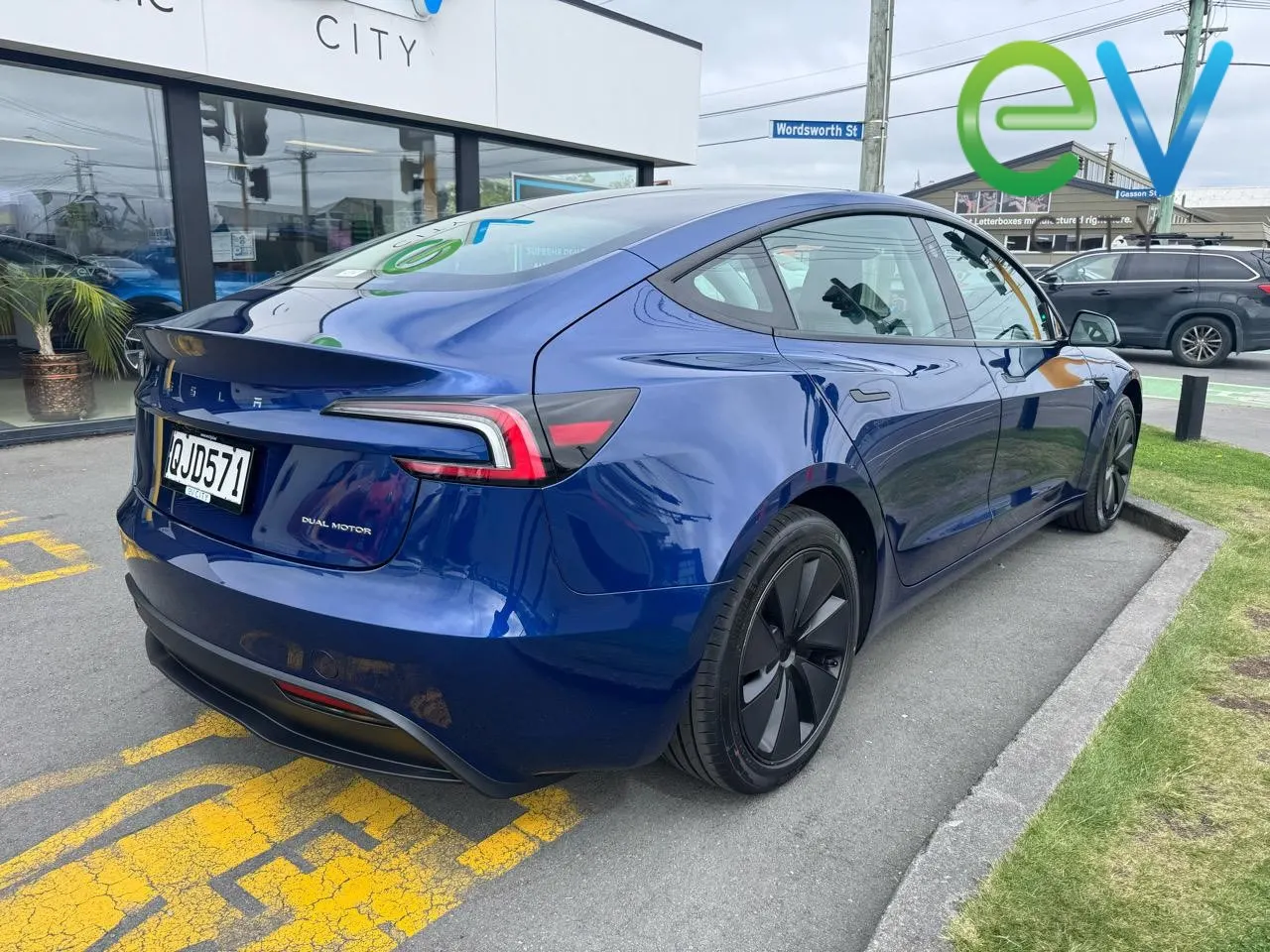 2024 Tesla Model 3 LONG RANGE AWD EV, photo 3