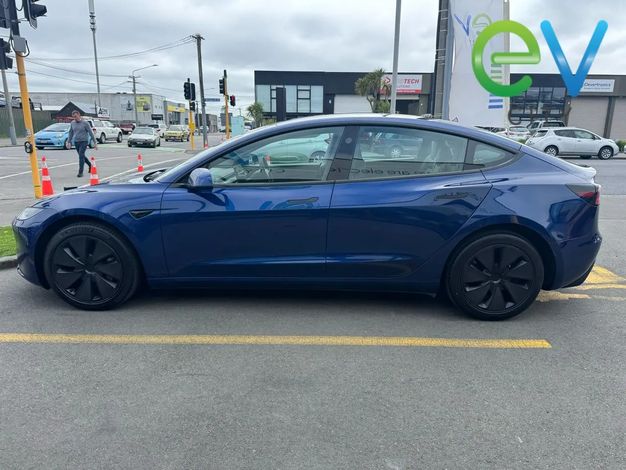 2024 Tesla Model 3 LONG RANGE AWD EV, photo 6