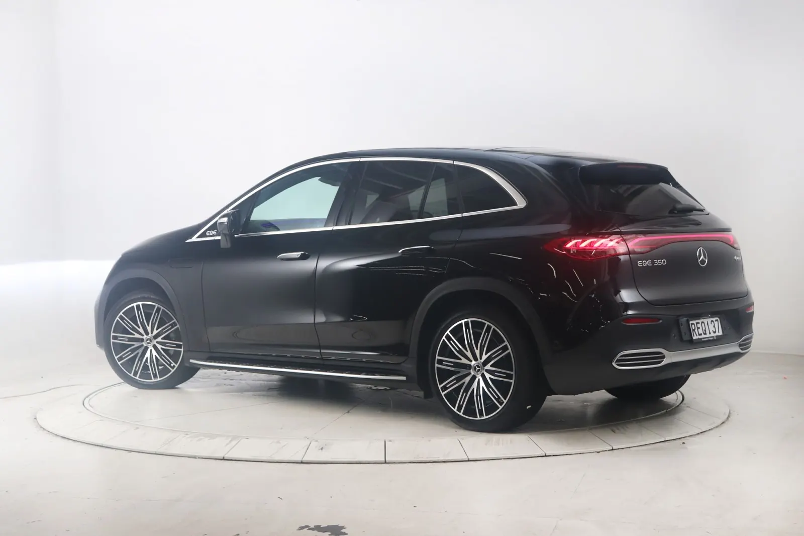 2025 Mercedes-Benz EQE 350 4Matic, photo 4
