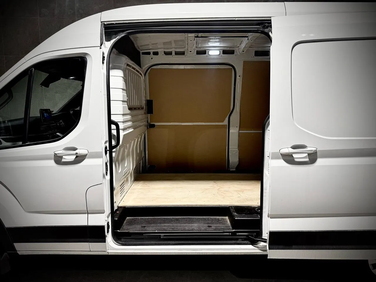 2023 LDV eDeliver 9 Bigger (52kWh) — photo 8