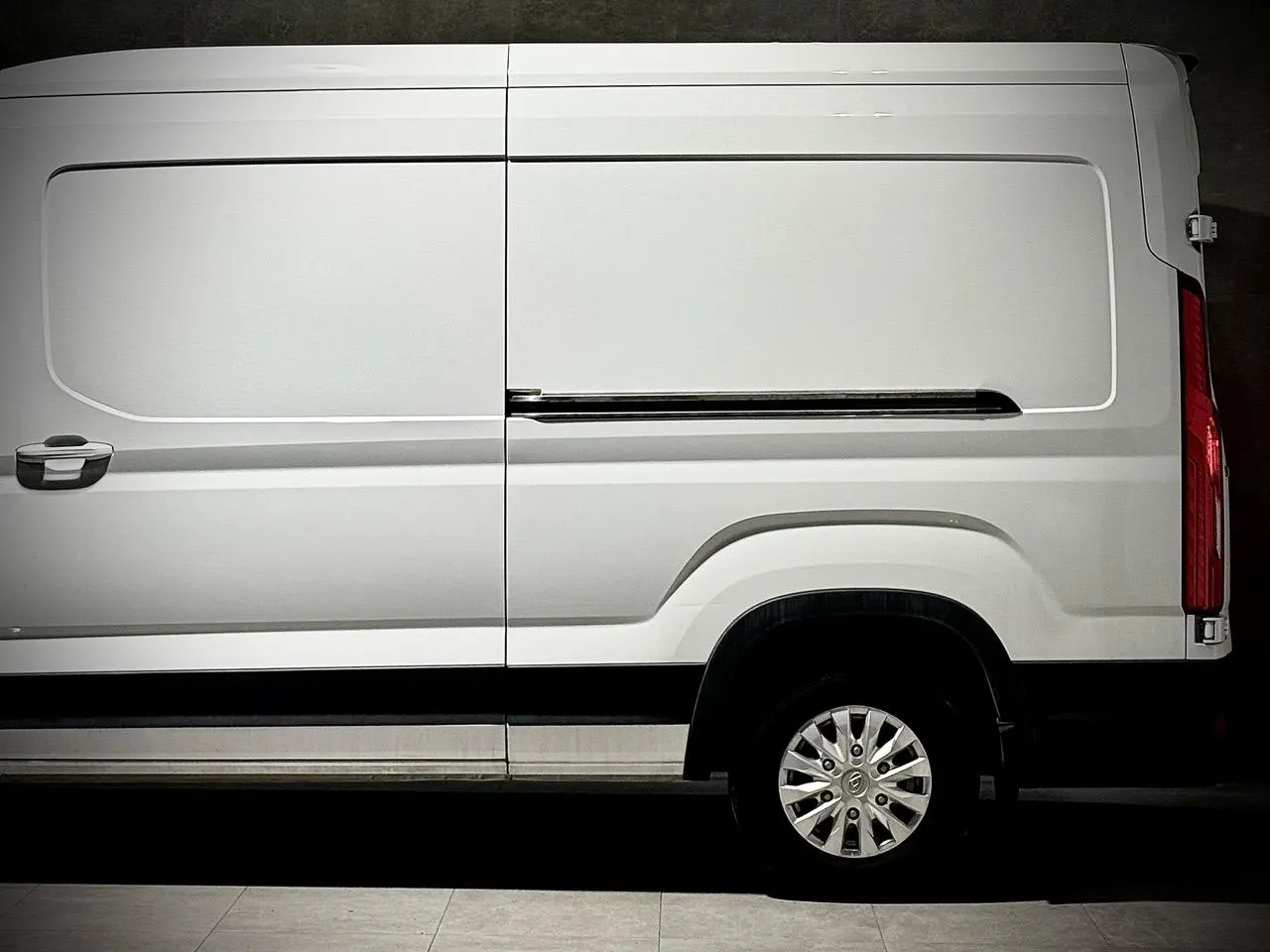 2023 LDV eDeliver 9 Bigger (52kWh) — photo 7