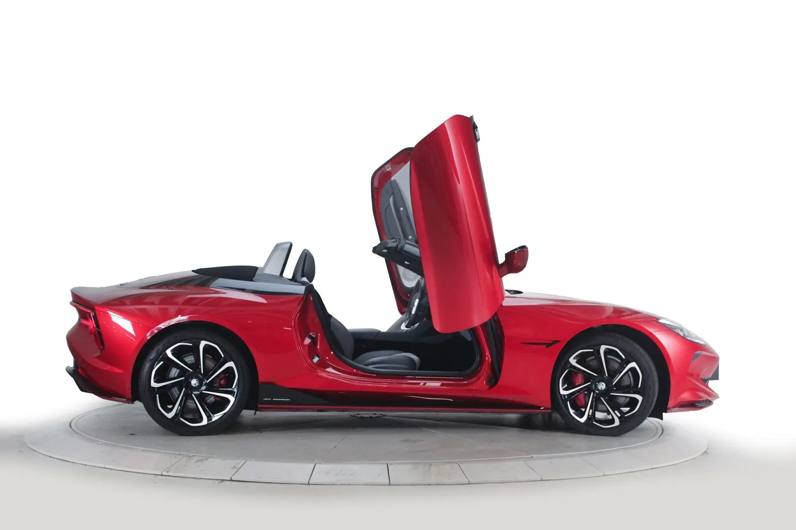 2025 MG Cyberster AWD Black Roof, photo 6