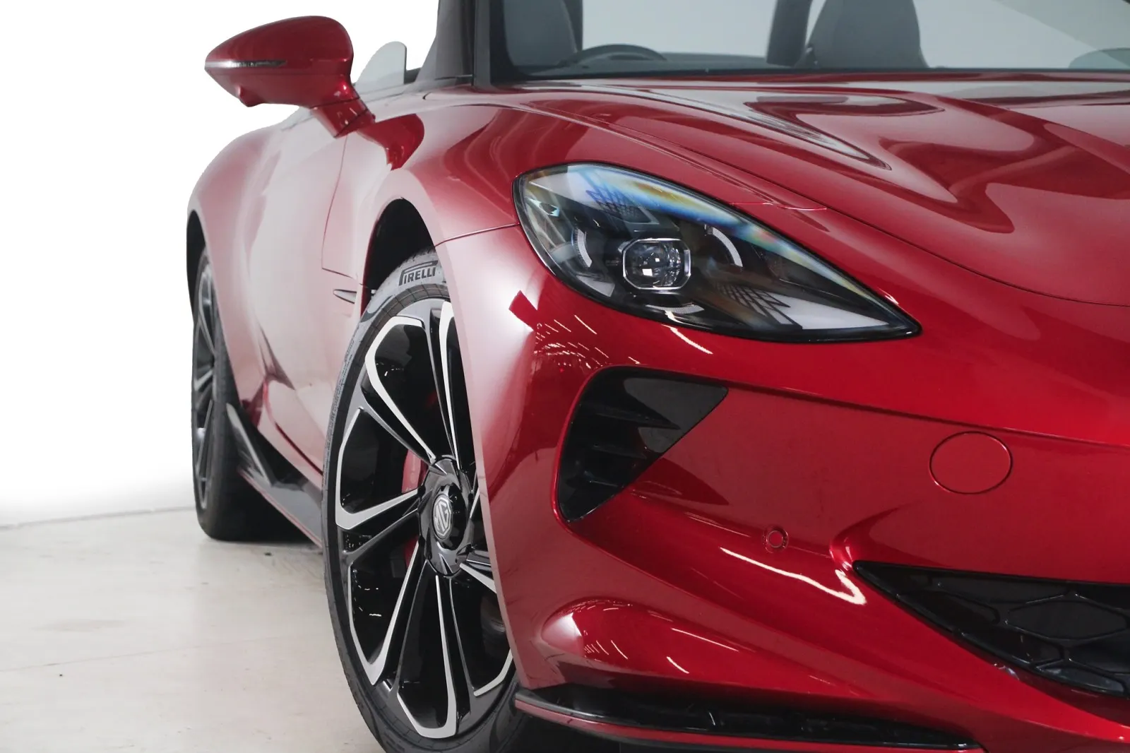 2025 MG Cyberster AWD Black Roof, photo 5