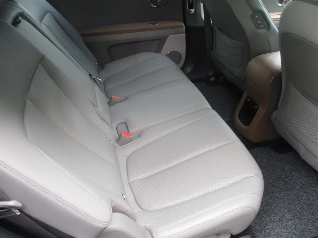 2024 Hyundai Ioniq 5 Lounge (73kWh) — photo 8