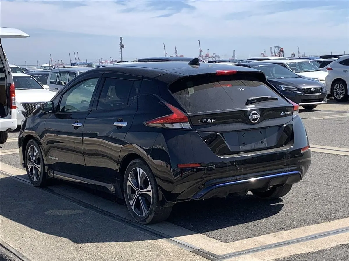 2022 Nissan Leaf X V Selection (40kWh) — photo 4
