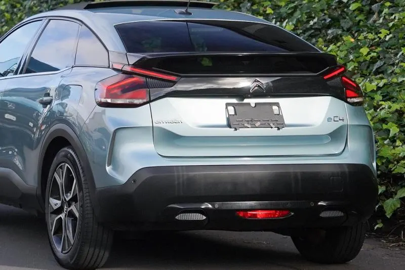 2022 Citroën e-C4 Shine (50kWh), photo 4