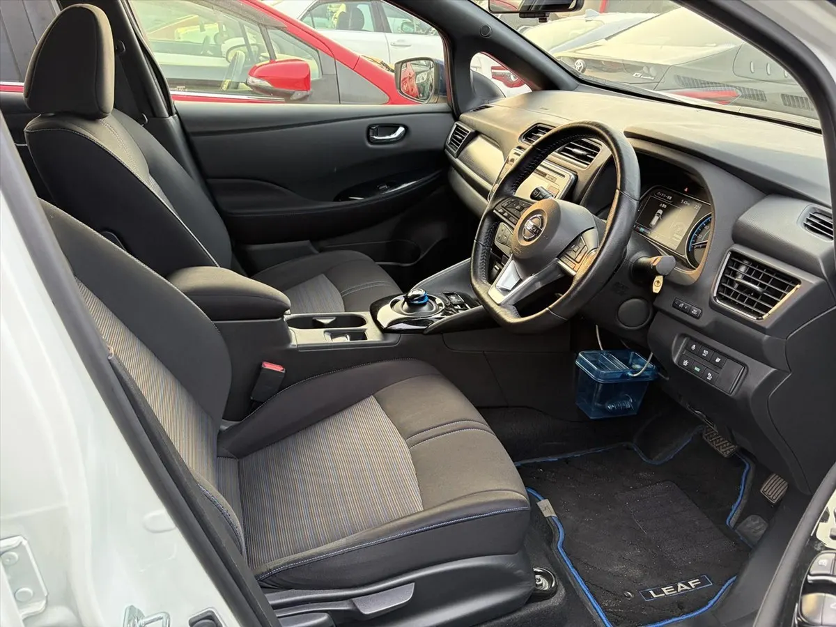 2017 Nissan Leaf G (40kWh), photo 6