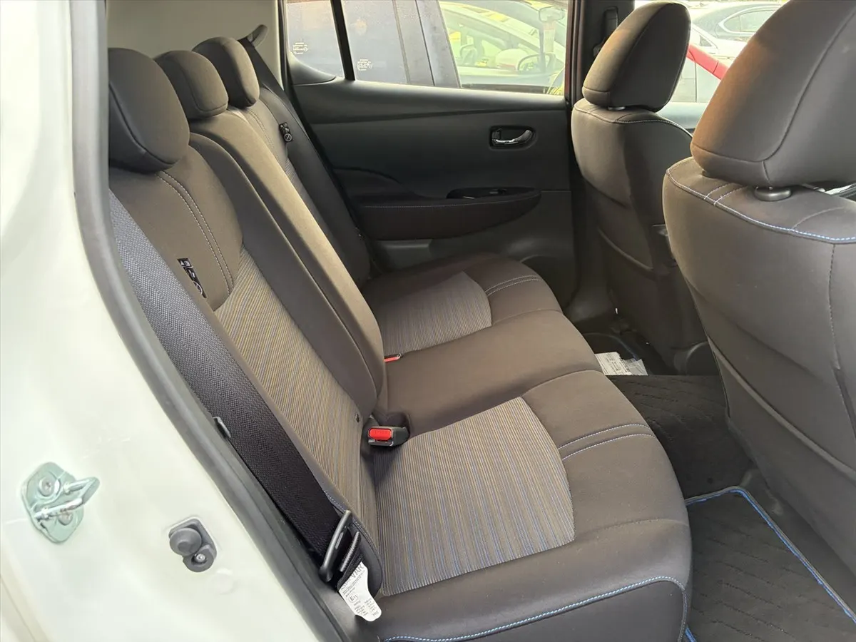 2017 Nissan Leaf G (40kWh), photo 10