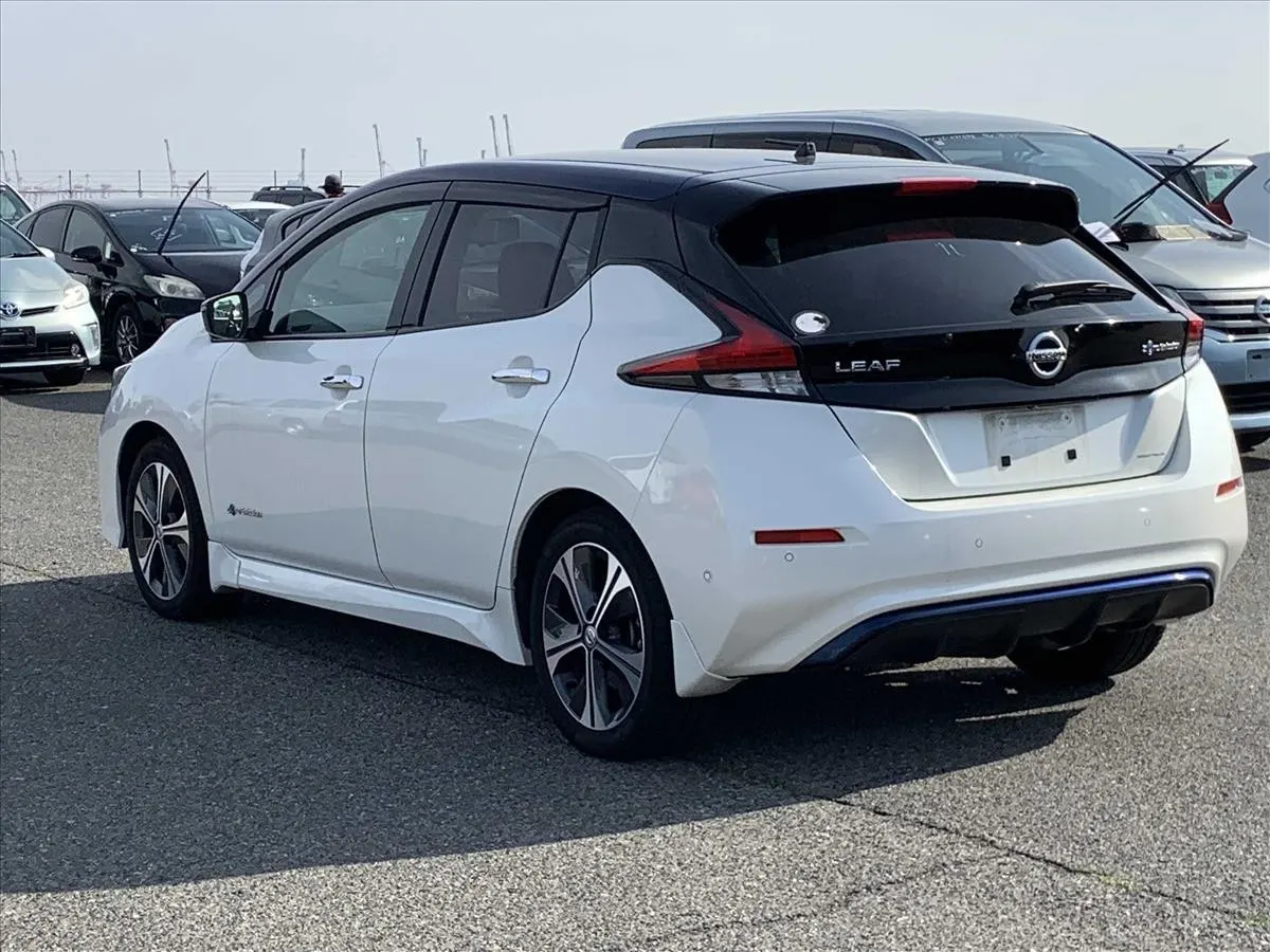 2017 Nissan Leaf G (40kWh), photo 4