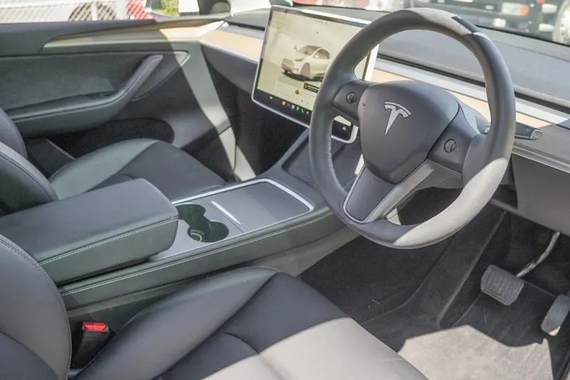2023 Tesla Model Y (60kWh), photo 9