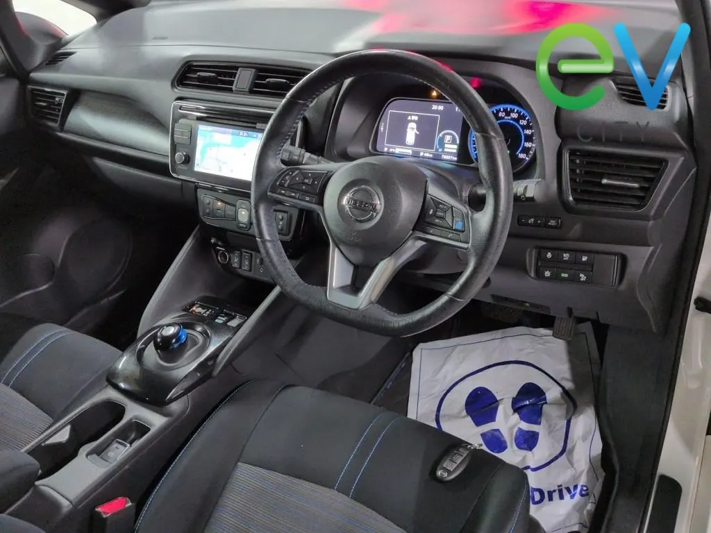 2017 Nissan Leaf G (40kWh), photo 6