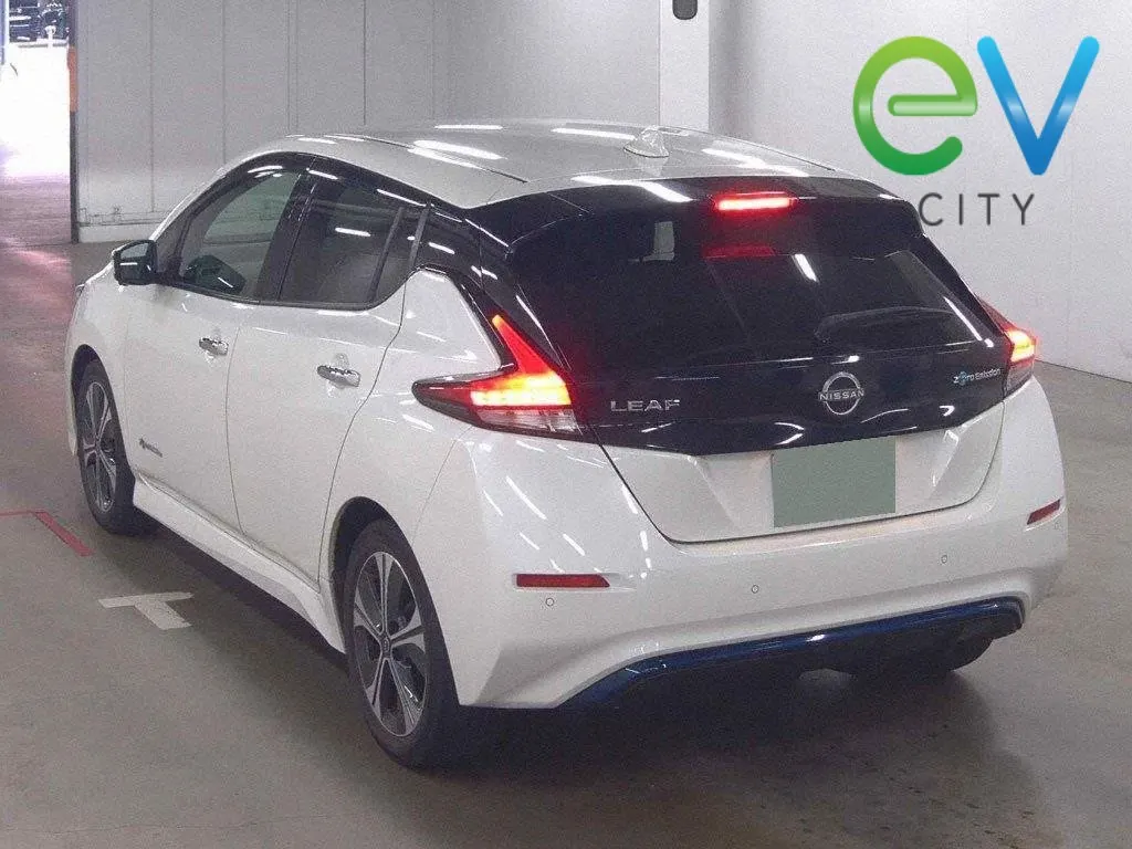 2022 Nissan LEAF X 40kWh With Pro Pilot, 360 Camera — photo 3