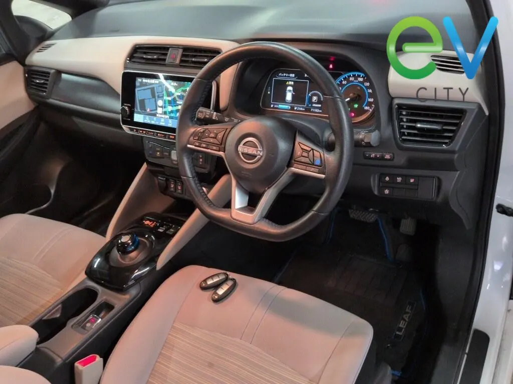 2022 Nissan LEAF X 40kWh With Pro Pilot, 360 Camera — photo 6