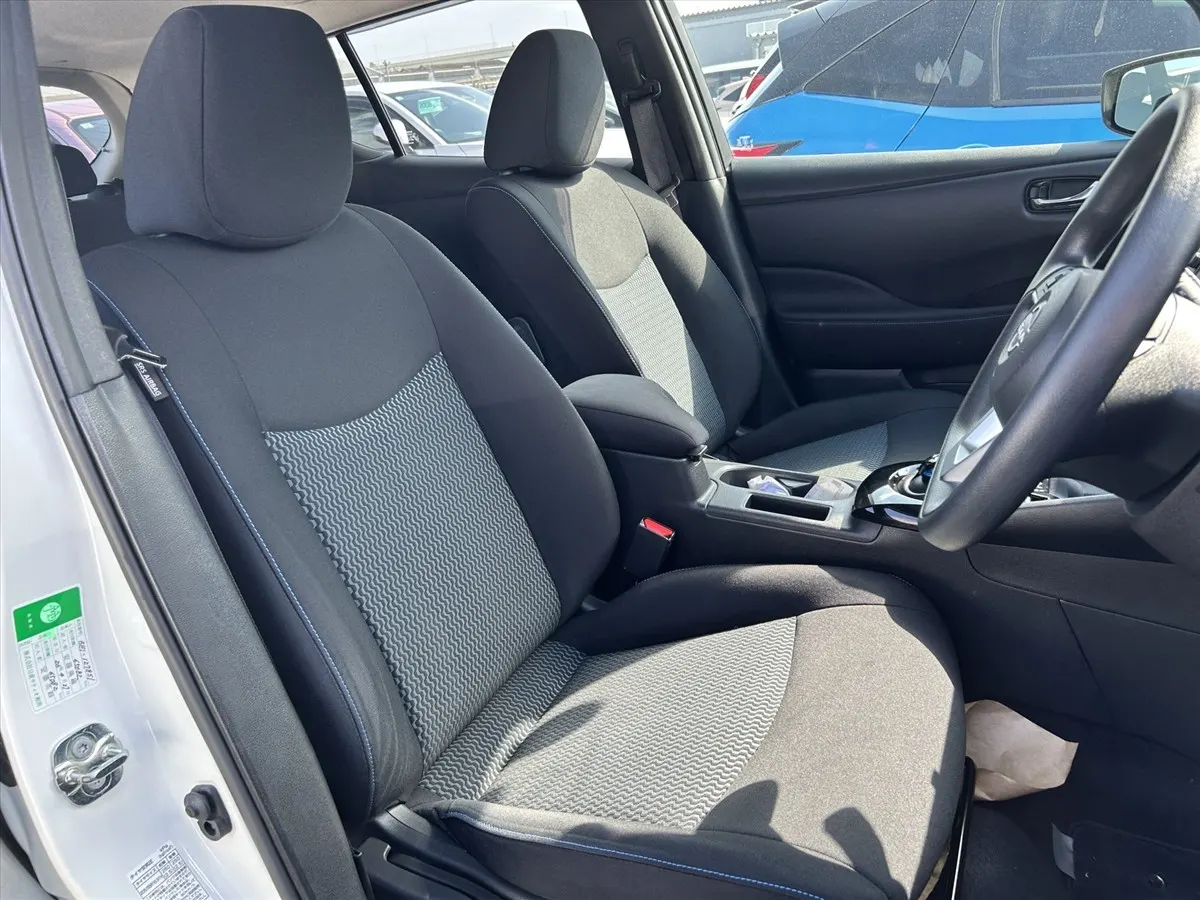 2022 Nissan Leaf S (40kWh) — photo 6