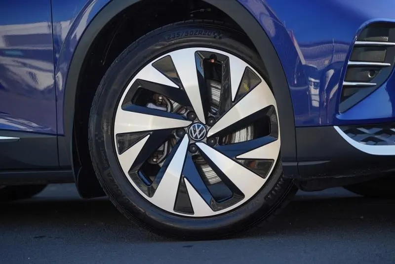 2024 Volkswagen ID.4 Pro (82kWh) — photo 8