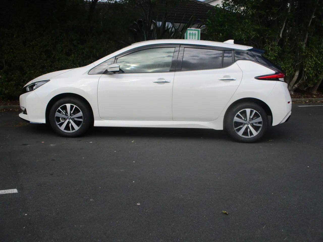 2020 Nissan Leaf G (62kW) — photo 3