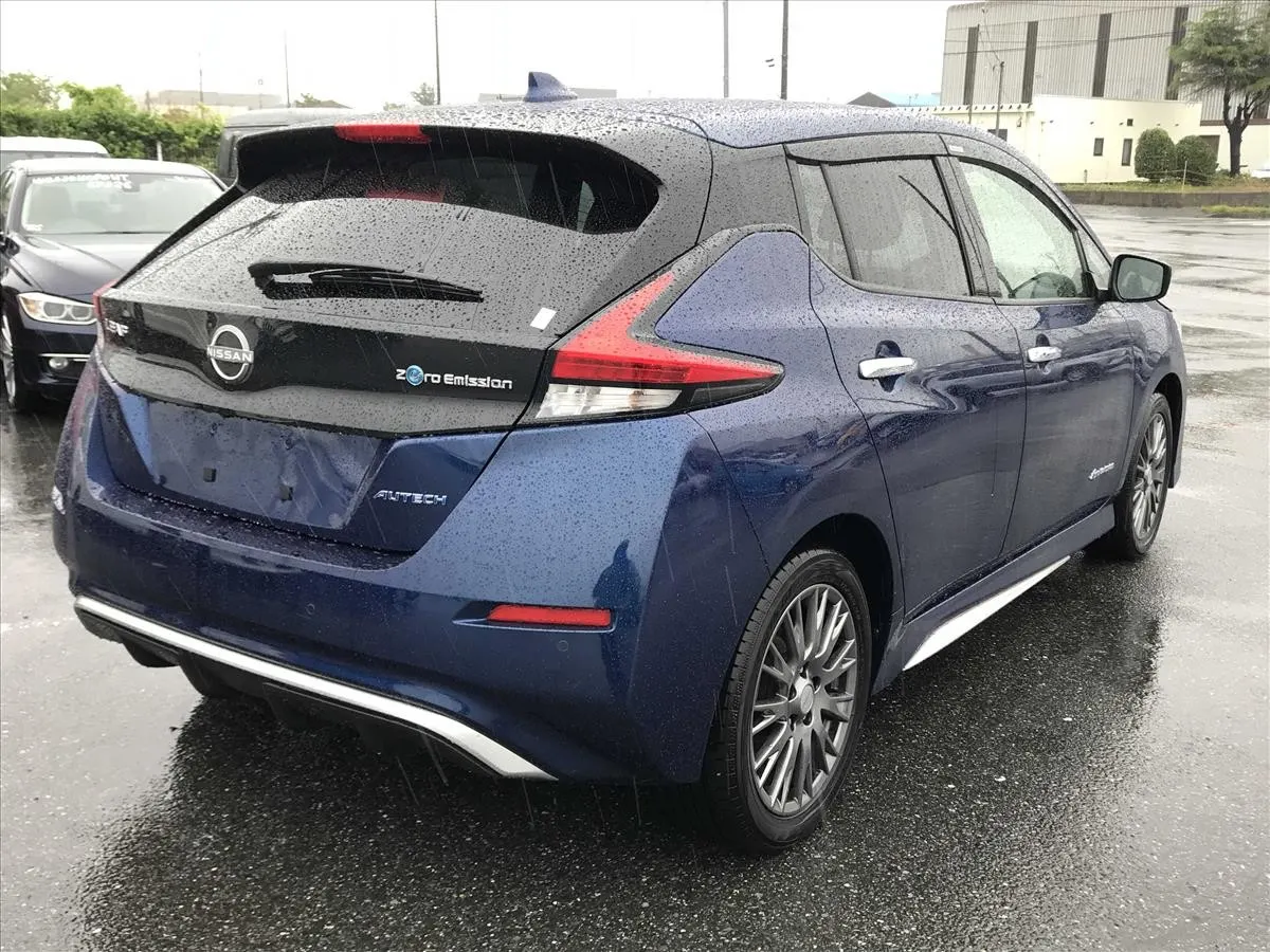 2022 Nissan Leaf e+ Autech (62kWh) — photo 2